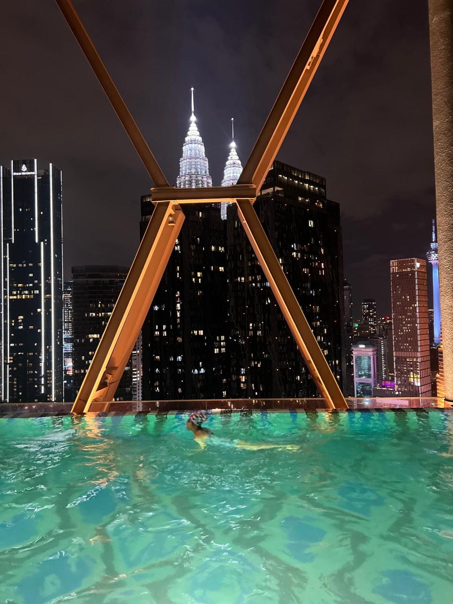 Scarletz Suites Kuala Lumpur By City Center Екстериор снимка